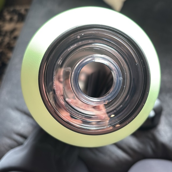 YETI Rambler 64oz - Picture 6 of 11